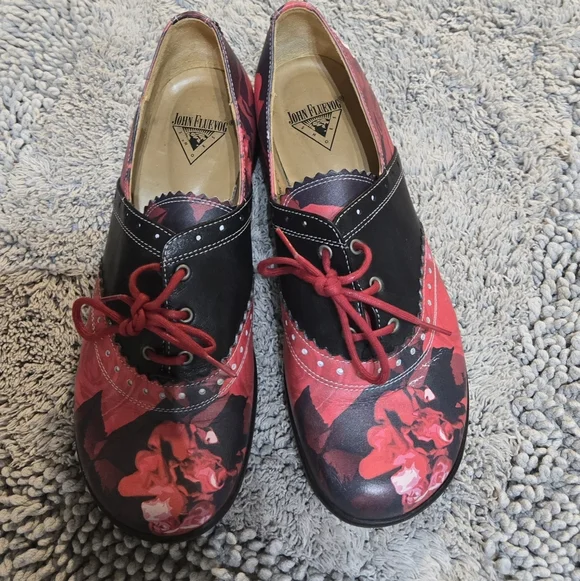 Fluevog Size 6, Rose Print Fellowships - Picture 5 of 9